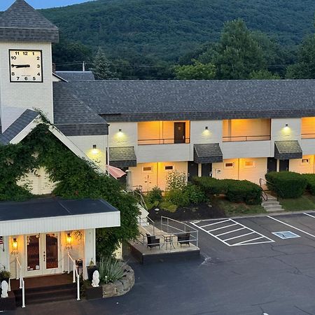 The Black Mountain Inn Братълборо Екстериор снимка